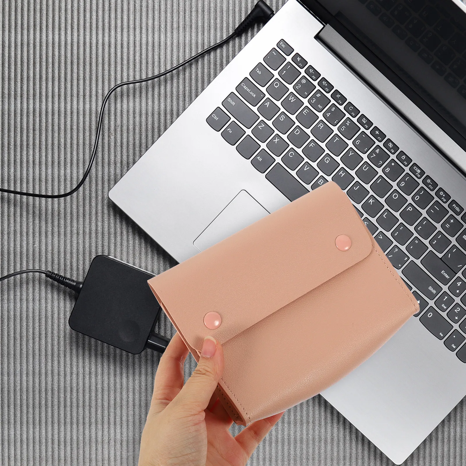 

Премиум-органайзер для хранения устройств и аксессуаров: кабелей, наушников, цифровой техники. Портативный, для путешествий и дома.