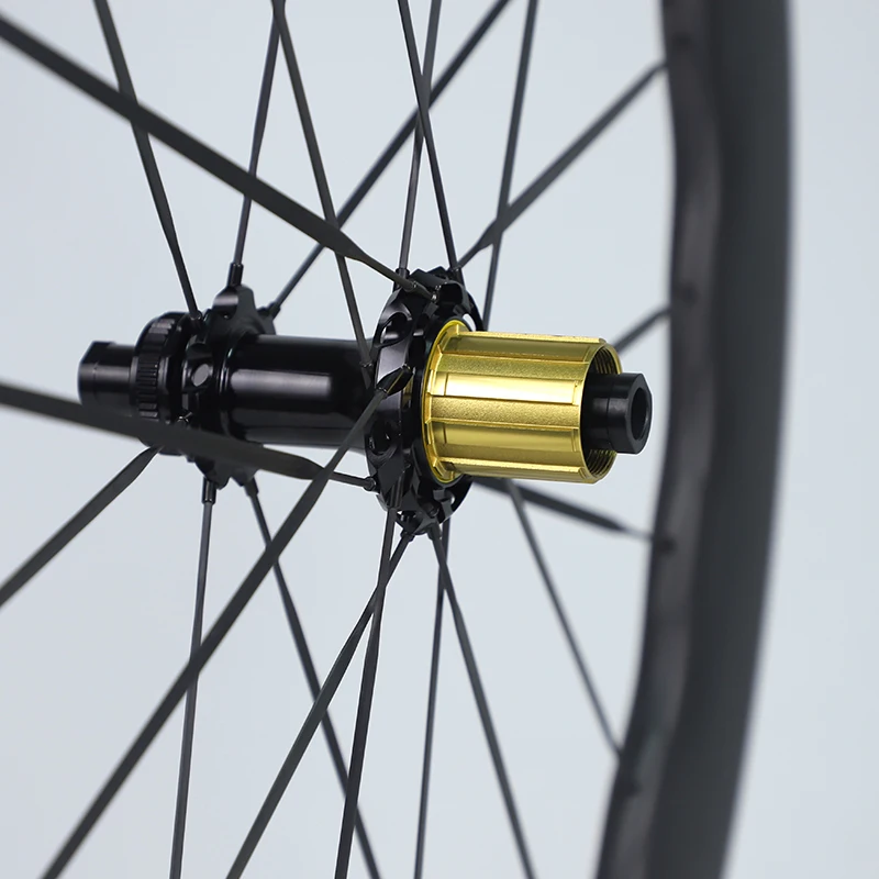 700c Gravel Carbon Wheels, lightweight carbon fiber rim with professional hub, durable disc brake bicycle cycling parts view 6