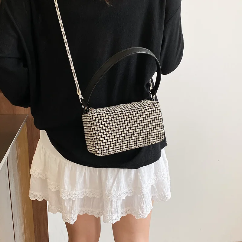 

Women's Water Diamond Crossbody Bag Stylish Versatile Single Shoulder Pillow Bag for Fashionable Accessory