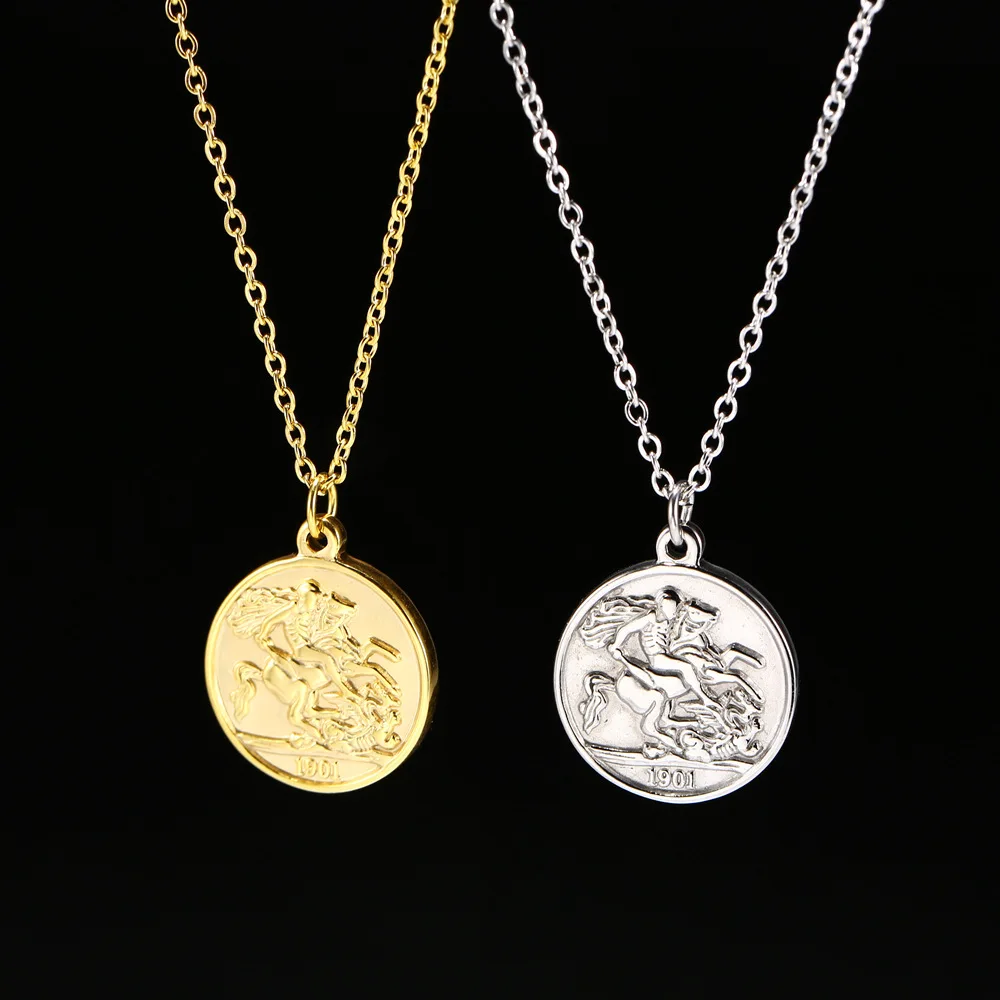 Gold Plated Queen Elizabeth II Memorial Necklace Titanium Steel Round Coin Pendant Necklace Simple Clavicle Chain