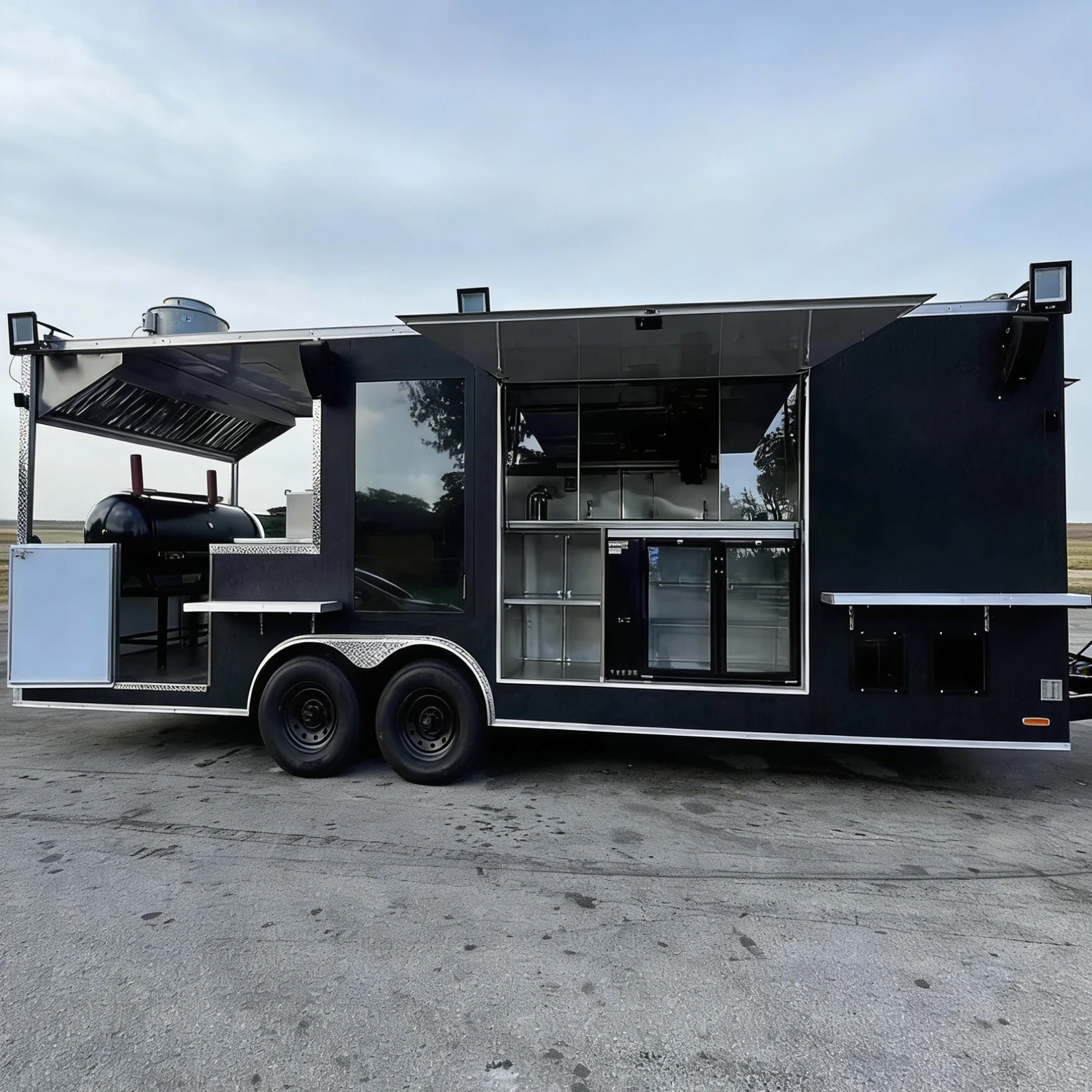 

Customizable Mobile Food Van with Full Kitchen Equipment Square Catering Trailer Street Food Truck for BBQ Tacos