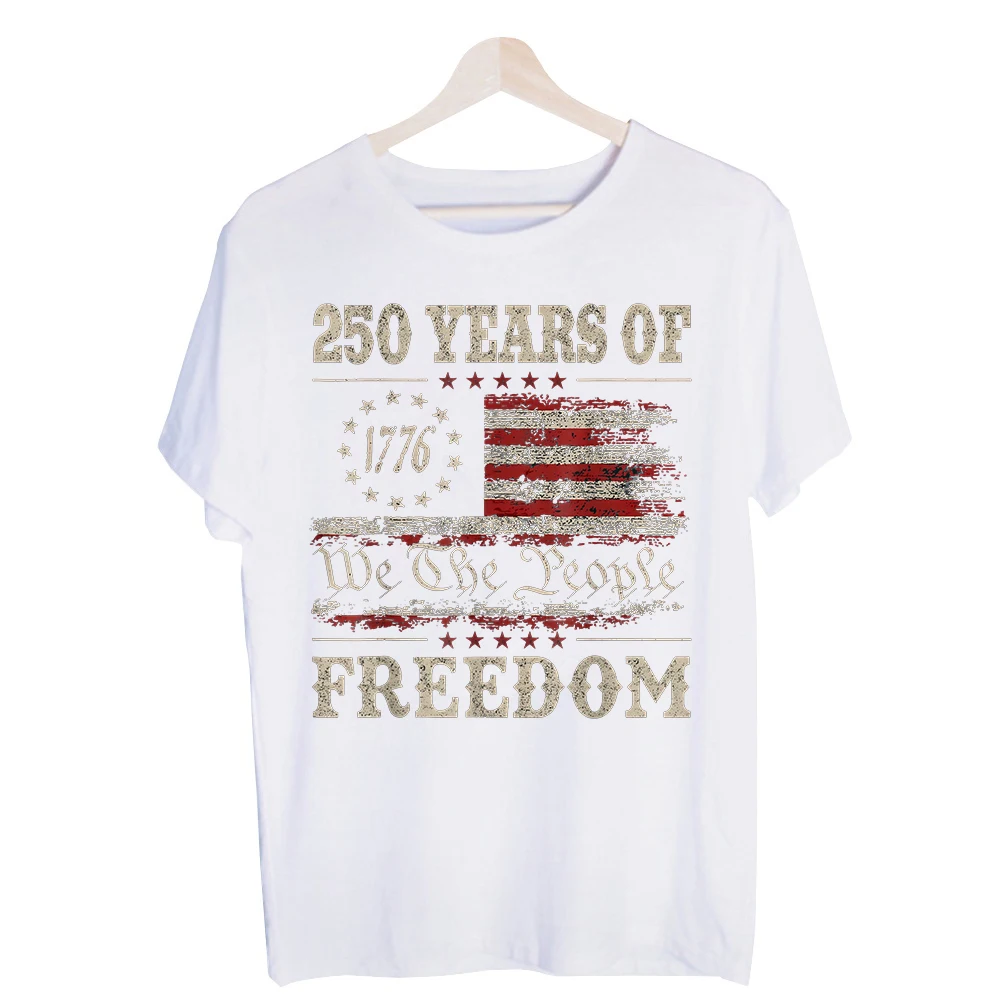 Men's American Flag Graphic Tee, Vintage Style Crew Neck T-Shirt for Patriotic Casual Wear