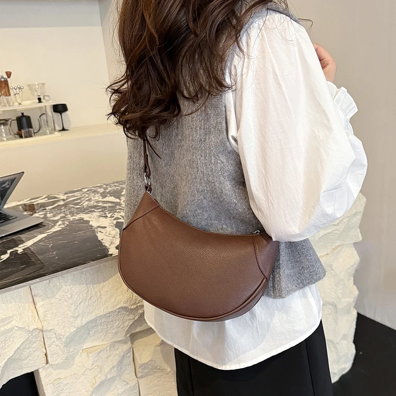 

​​2025 Trendy Soft Leather Shoulder Bag for Women - Retro Saddle Messenger Bag, Stylish Underarm Purse, Compact & Versatile