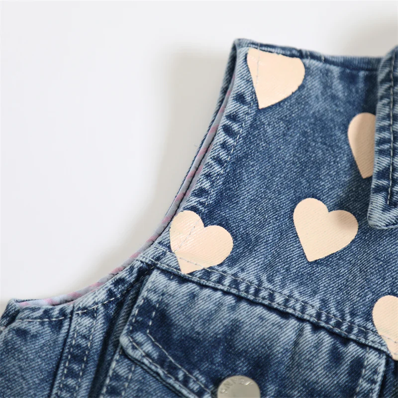 Girl\'s trendy denim vest for small and medium-sized children in spring and autumn, wearing Korean version baby tank top for girl