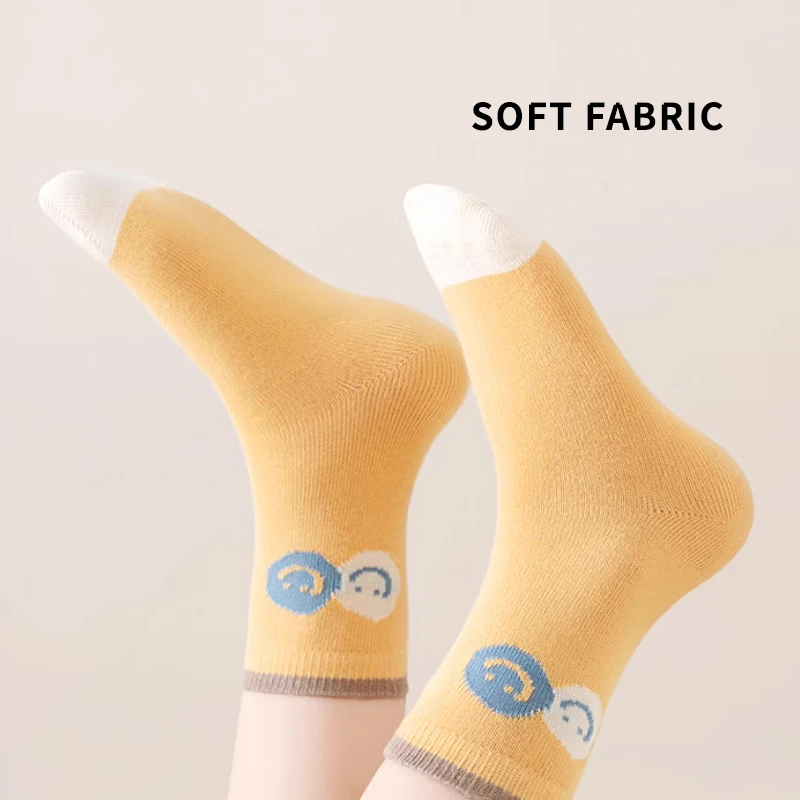 5 أزواج من الجوارب القطنية الصلبة للأطفال الأولاد بنصف الجوارب بنمط مبتسم مريح وممتص للعرق للأطفال والبنات
