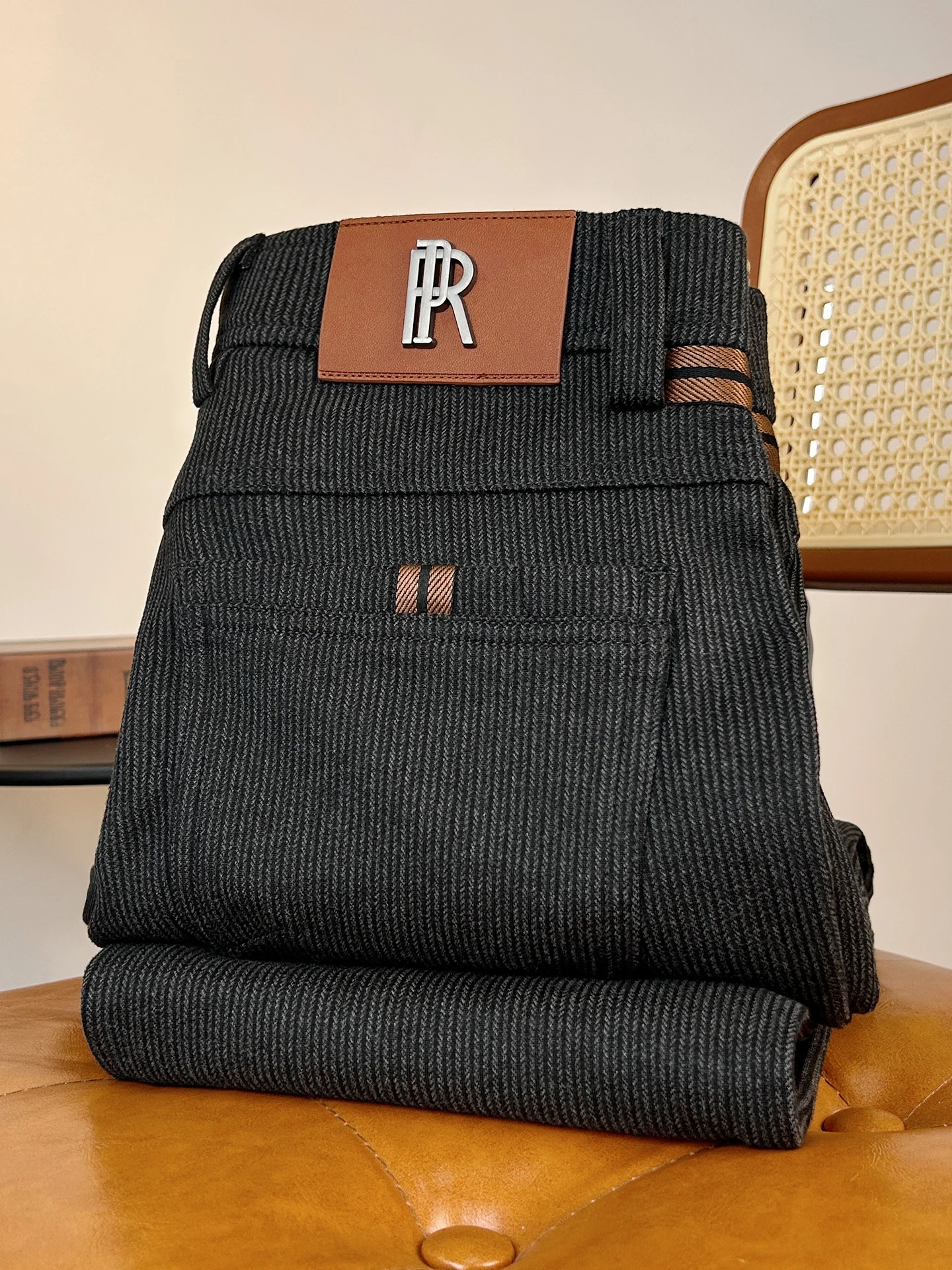 

High Quali Men's Corduroy Straight Leg Loose Fit Thi Winter Casual Pants Warm Striped Long Trousers for Autumn And Winter