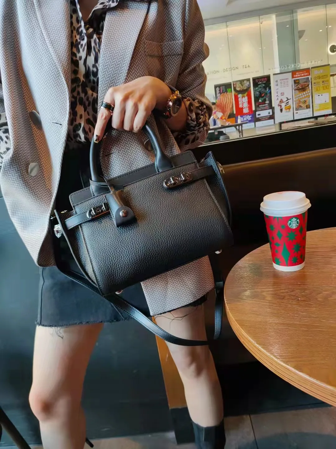 2024 New Genuine leather long line hand Women bag wings bag borsa a tracolla singola fashion color contrast trend