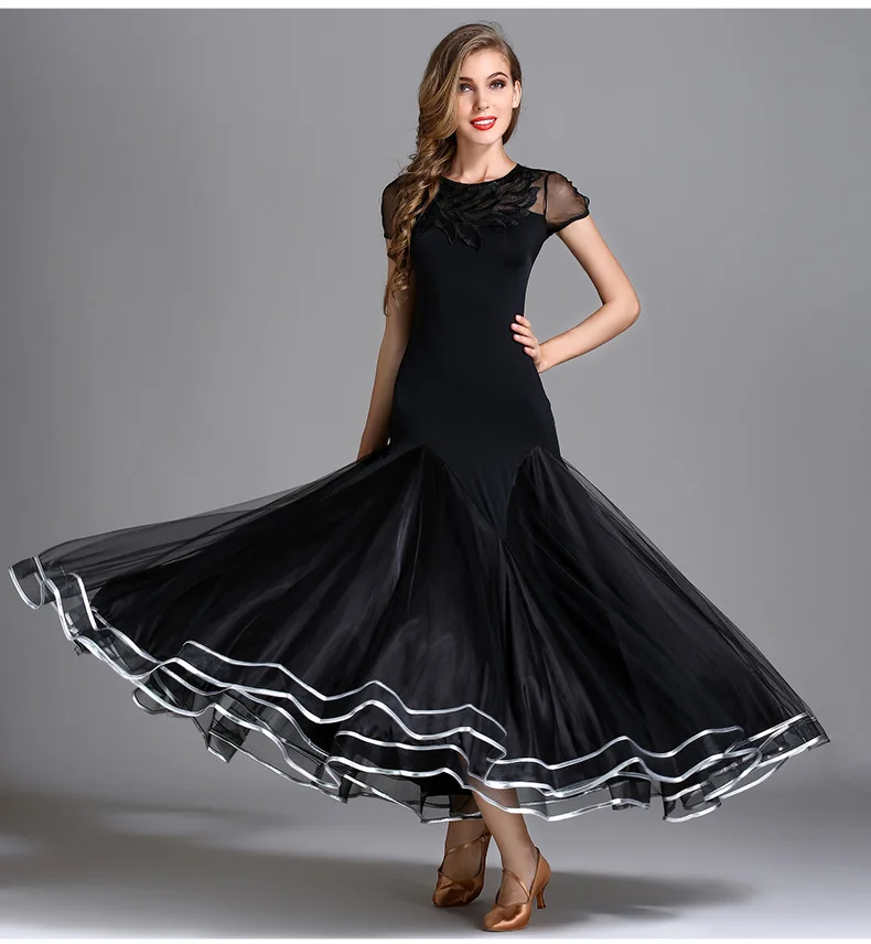 

Adult Short Sleeved Embroidered Neckline Modern Dance Dress Contrasting Color Bottom Hem National Standard Dance Dress