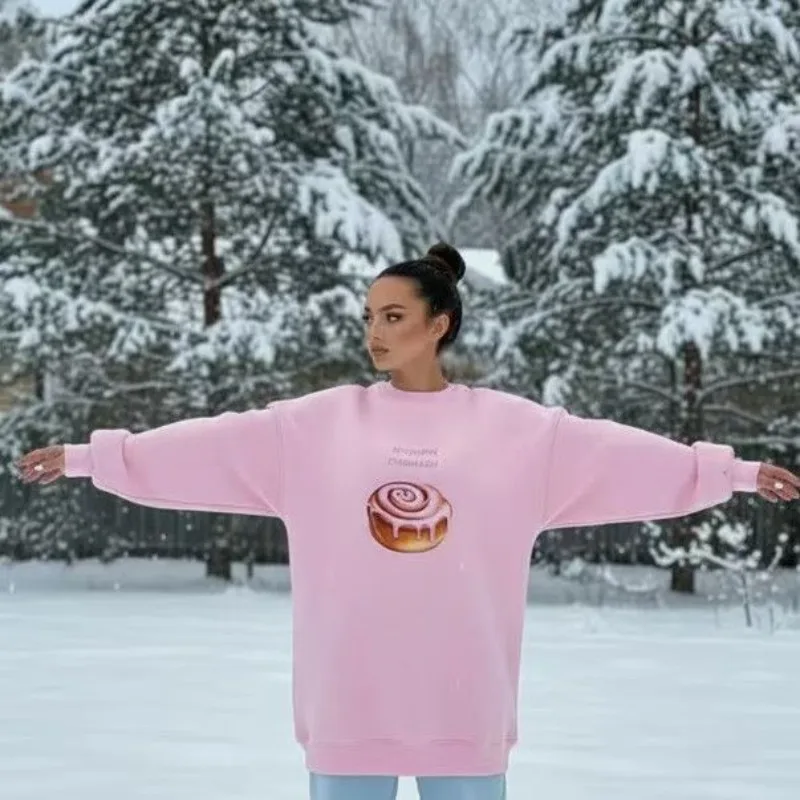 

Женская повседневная толстовка-пуловер с длинным рукавом, свободного кроя, с принтом «Сладкая розовая рулетка» и русскими буквами, модная, 2026