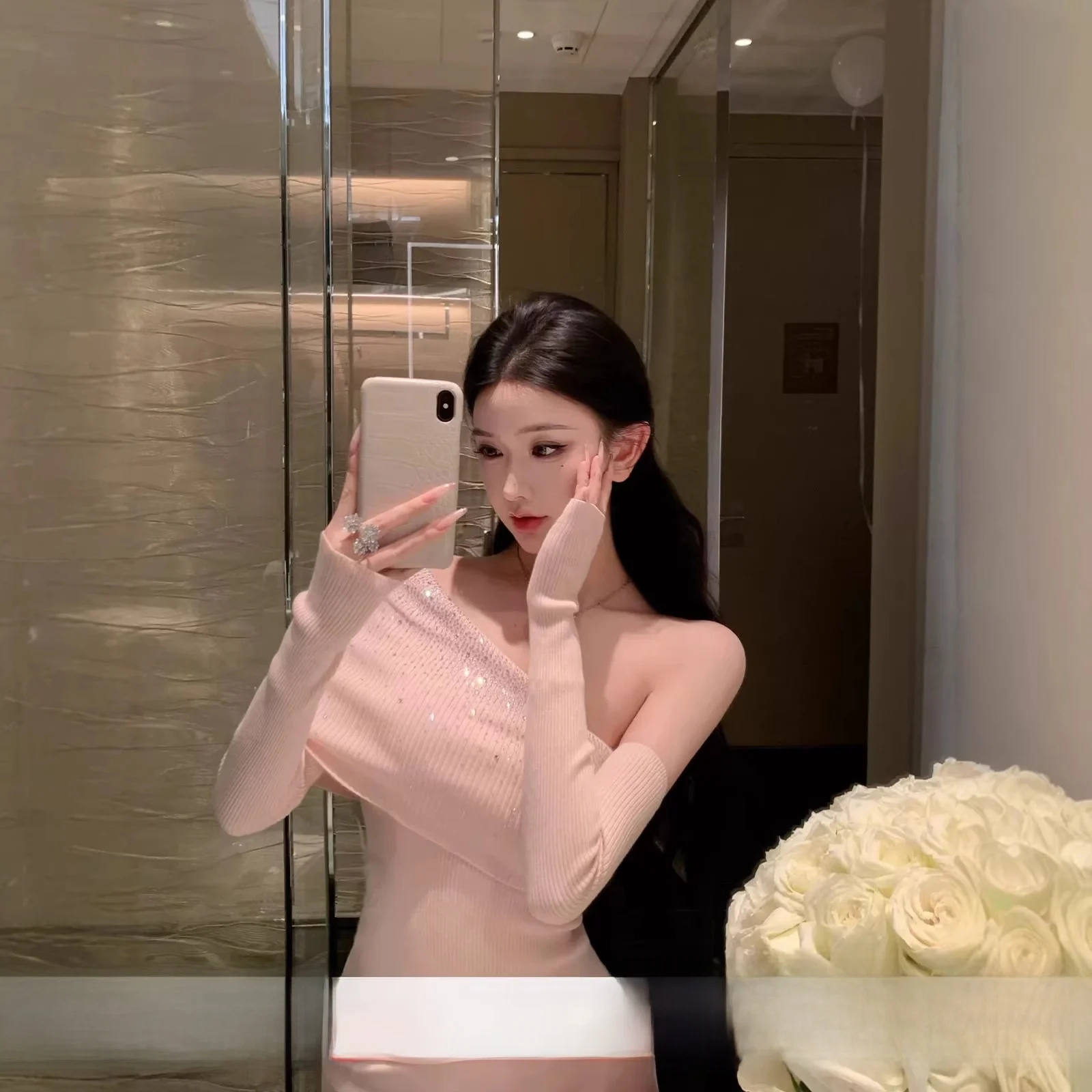 

oulder Bared Knitted Top Rhinestone Splicing Regular Thin Polyester Fiber ex Spring Faion Ladies' Knitwear