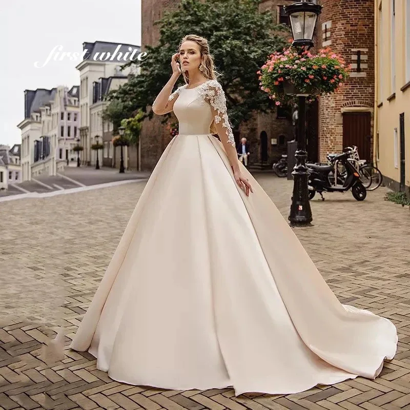 

Simple Satin Bridal Dresses Sexy Backless Round Neck Princess Wedding Gowns Lace Applique Long Sleeve Formal Customized