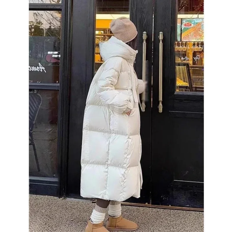 Nueva chaqueta de plumón para mujer Parka con capucha gruesa cálida Parkas largas de pato blanco ligeras, moda de lujo de alta gama para invierno