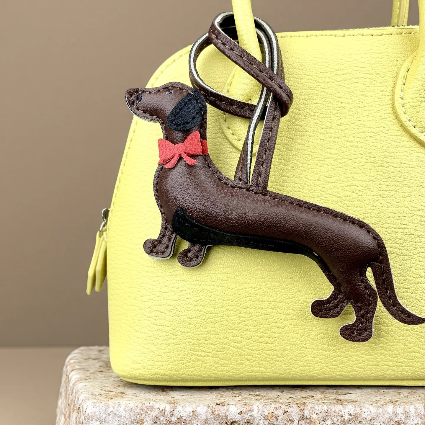Stylish PU Leather Dachshund Bag Charm Keychain-Cute Purse Accessory Gift for Dog Lovers-Stocking Stuffer for Dachshund Moms