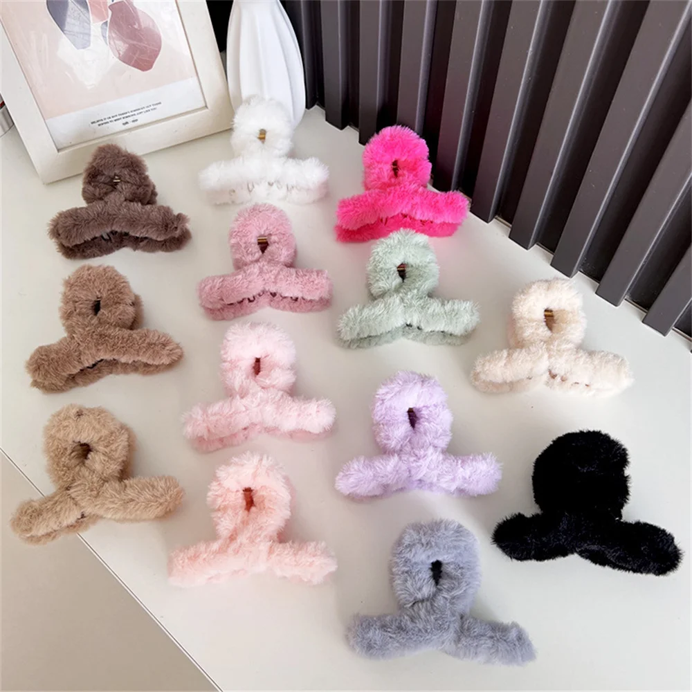 Winter Plush Hair Claw Clips Faux Furry Korean Claw Clip Elegant Acrylic Barrette Women Hair Clips Headwear Hair Accessories