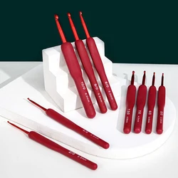 2mm-6mm Premium Aluminum Crochet Hooks With Red Soft Rubber Grip Cushioned Handles Knitting Needles Braids Knitting Tool