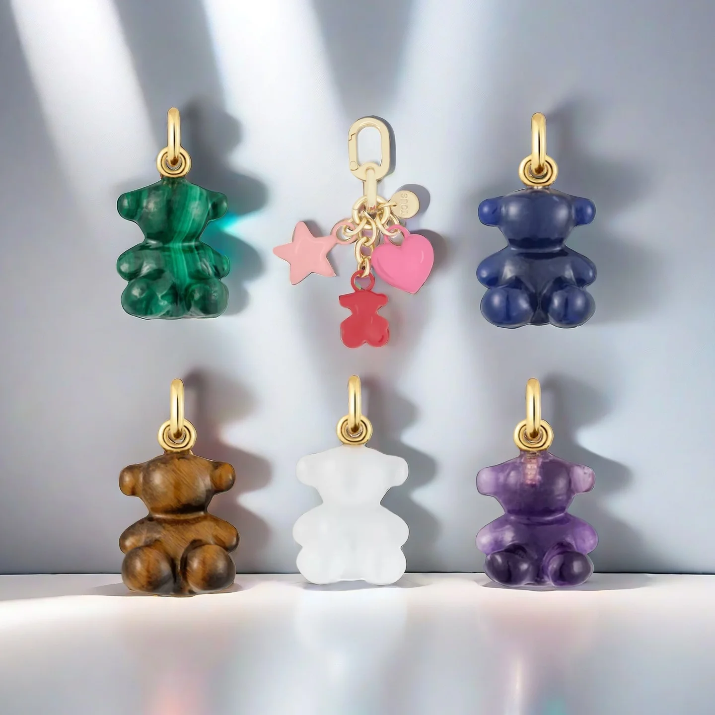 

Classic and fashionable exquisite bear pendant jewelry, making your daily life full of vitality.
