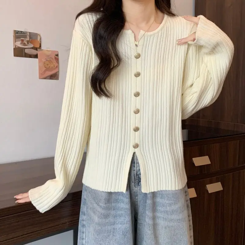 

Autumn Long Sleeve Women's Knitted Pullover New Arrival Korean Design V-neck Sweater Female Buttons Loose Pullover Knitwear