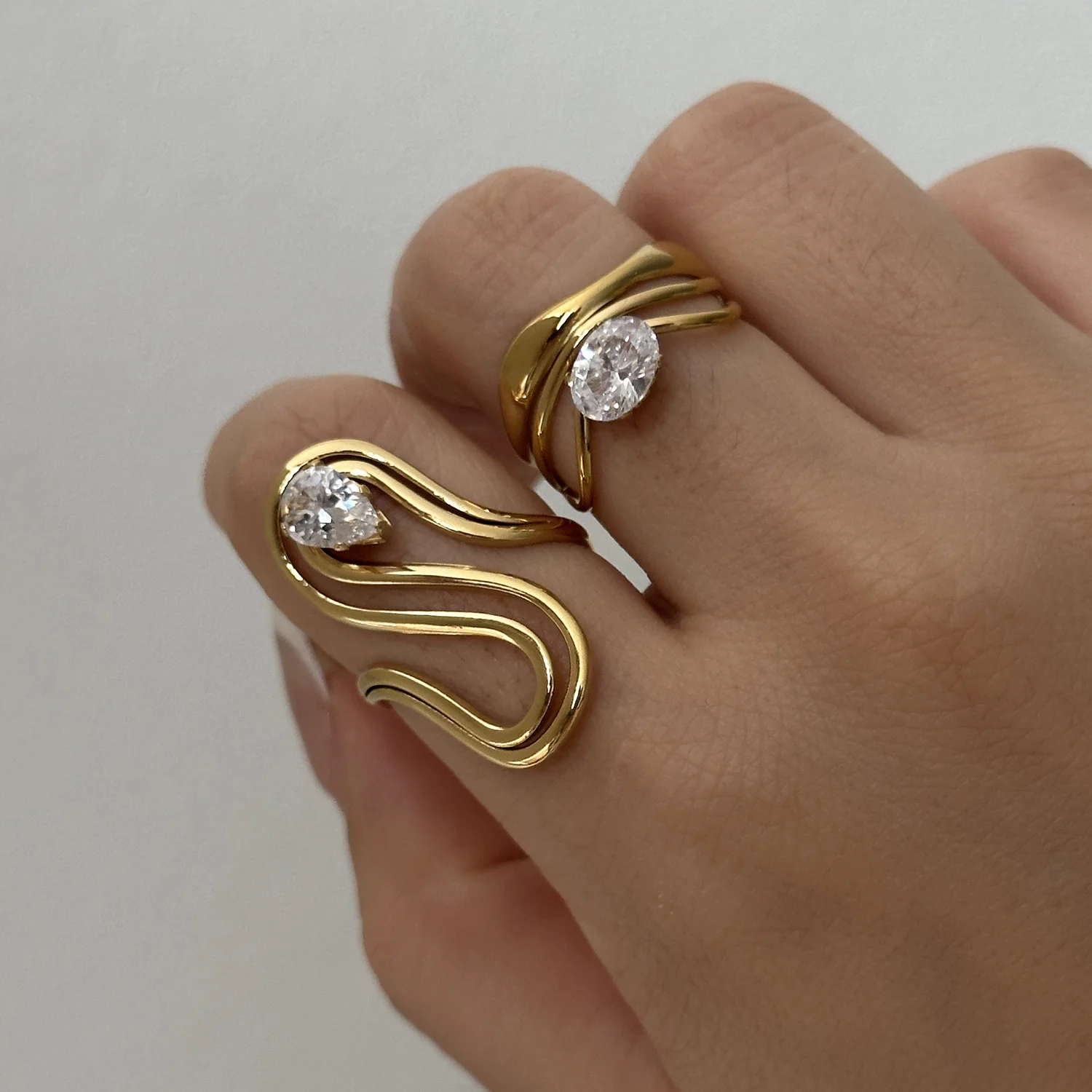 Einfacher, leichter, luxuriöser Zirkon-Ring im Liniendesign für Damen und Herren, glänzender Statement-Ring mit kubischem Zirkonia, stapelbarer Schmuck, Geschenke – Detail 4