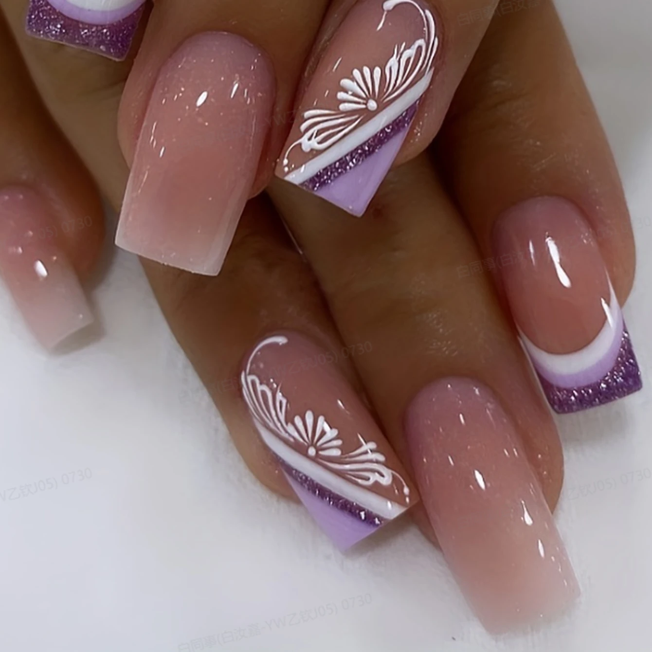 24 Stück Sargnägel, rein schwarze Nägel, verziert mit Kirschblüten, aufhellendes Nagelkunst-Set mit abnehmbaren künstlichen Nägeln für Festiva – Detail 11