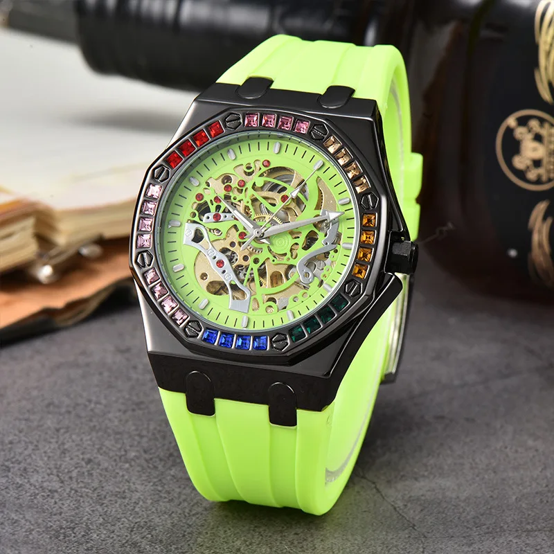 Black dial Men Mechanical Watch Latest Silicone Strap Diamond Automatic Character Business Wrist Watch