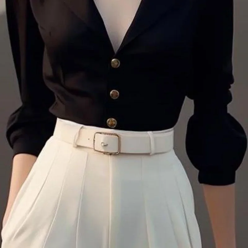 Nuova camicia francese in raso di fascia alta da donna primavera sexy scollo a V profondo manica a lanterna camicetta moda tinta unita top da donna da ufficio