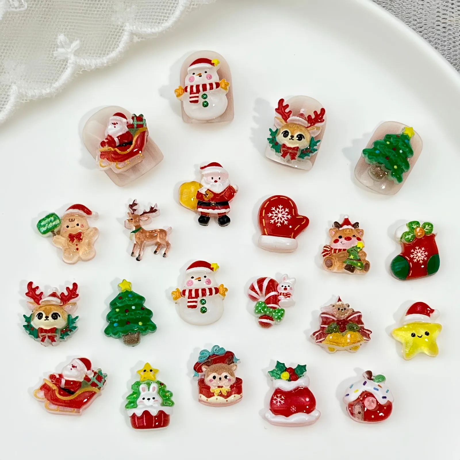 30PCS Colorful Translucent Christmas Series Nail Charms Creative Cute Elk Santa Claus Christmas House Nail Art Decorations DIY