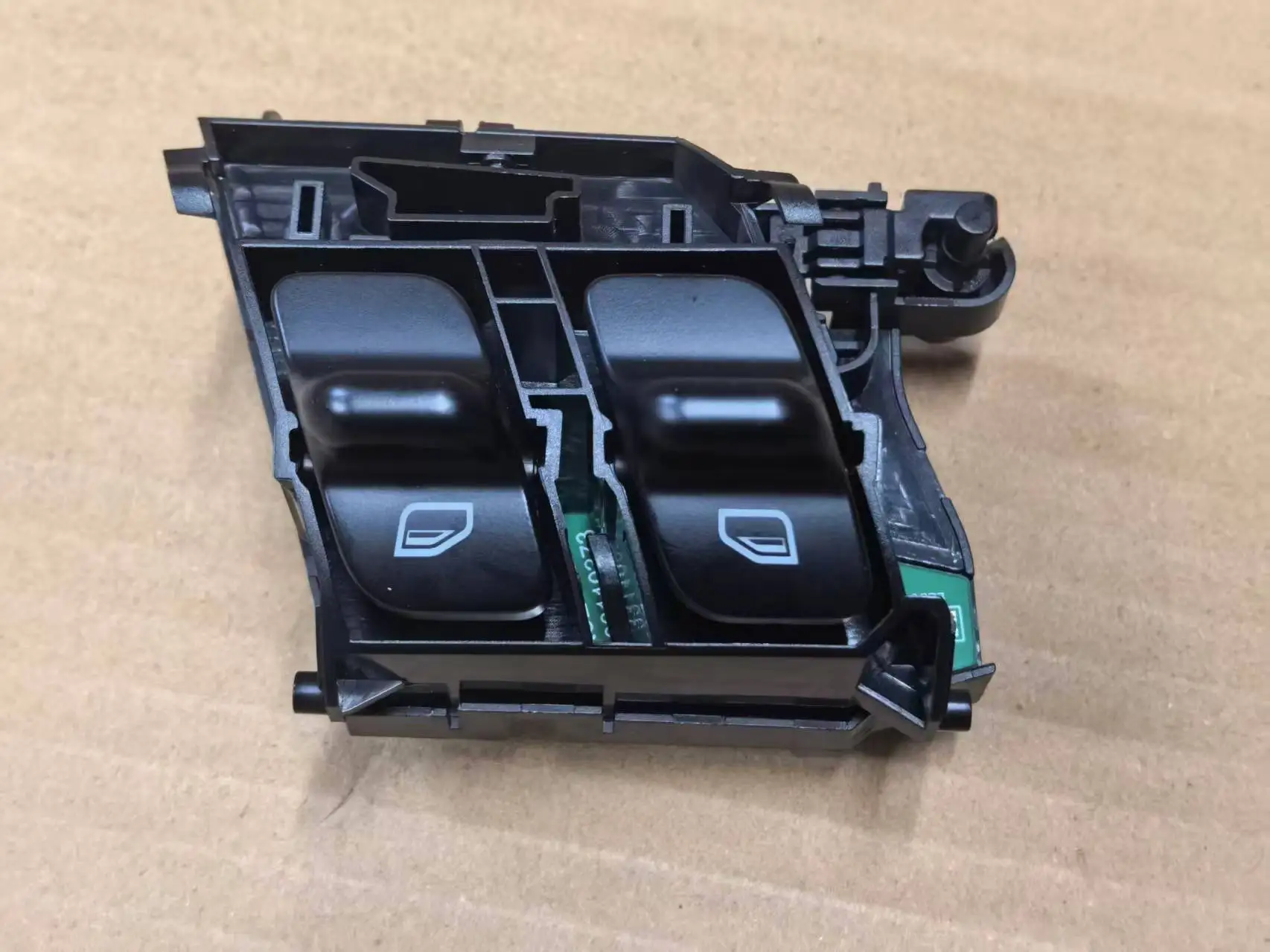 

Window switch button on the driver's left side For Porsche Cayman 997 Boxter 987 99761315105A05 99761315612