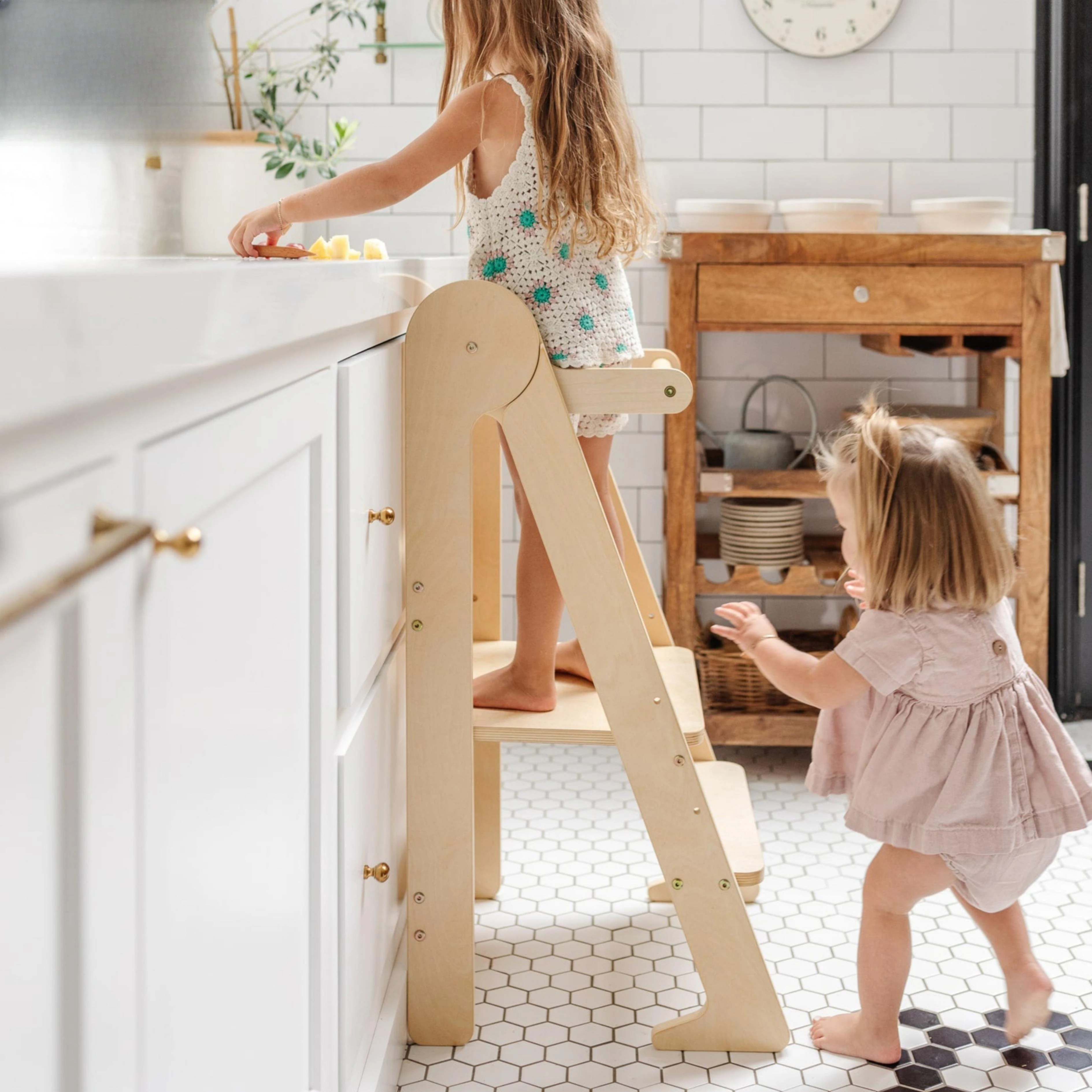 Space-saving foldable wooden children's adjustable kitchen assistant, toddler standing activity step tower learning tower