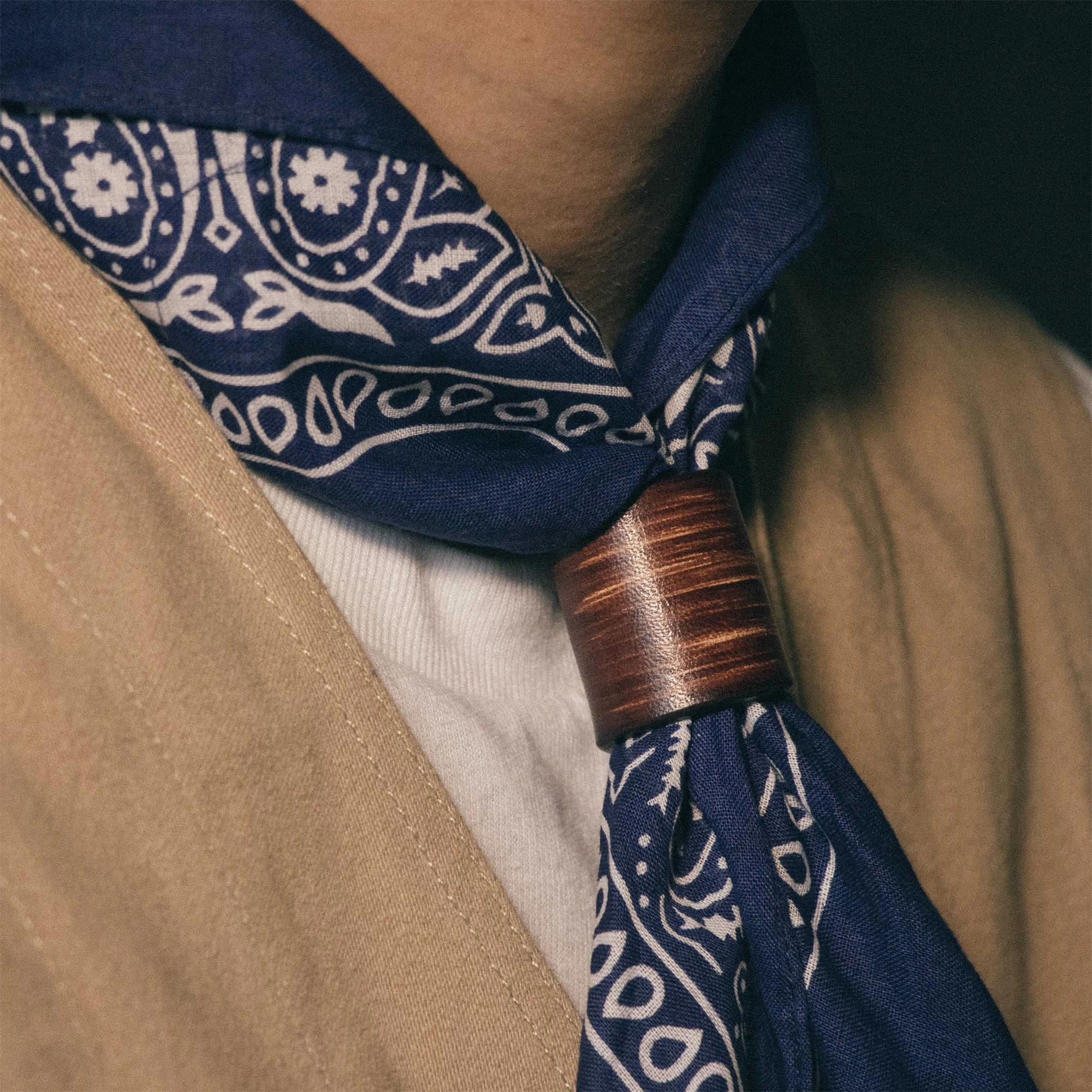 Wood grain scarf buckle