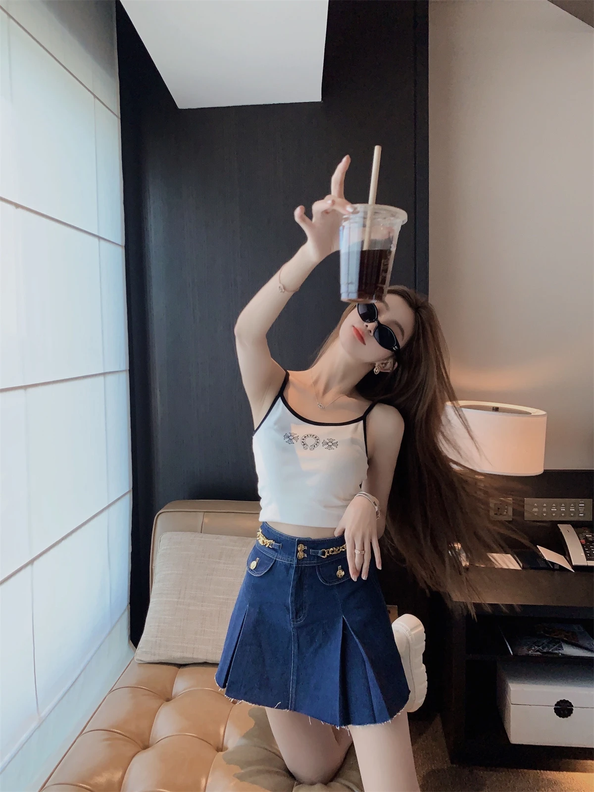 

Джинсовая юбка А-силуэта с высокой талией, украшенная цепочкой, модная, укороченная, для молодых женщин