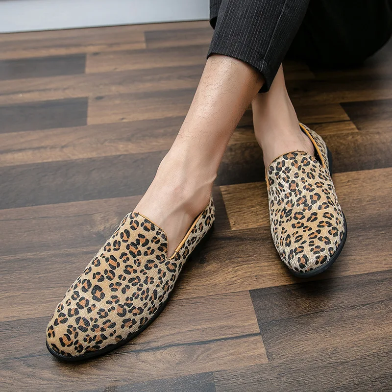 Fashion Driving Shoes Slip-on Lazy Loafers Leopard print Suede Causal Moccasin Comfortable Mules Men Pointed Retro Social Shoes