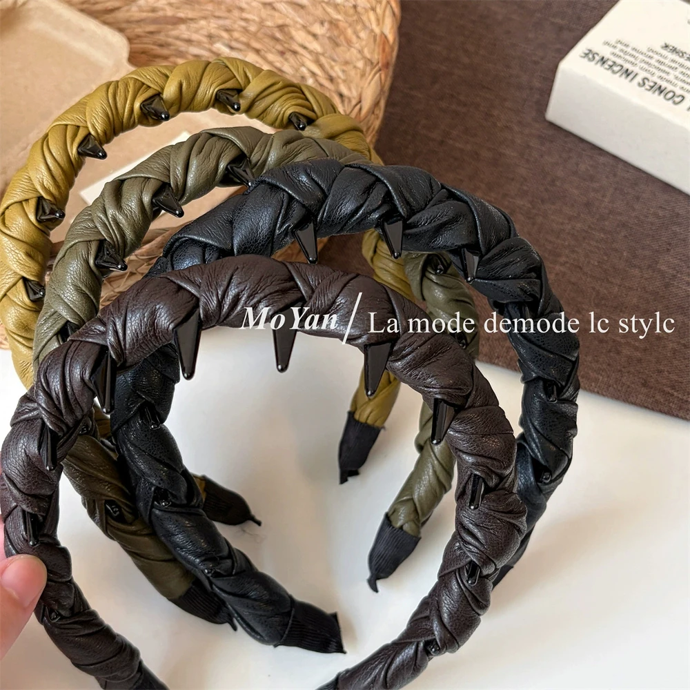 tiara-de-couro-pu-macio-trancada-feita-a-mao-estilo-coreano-pente-de-dentes-retro-argola-de-cabelo-antiderrapante-acessorios-de-cabelo-para-cuidados-com-a-pele-presente-para-meninas