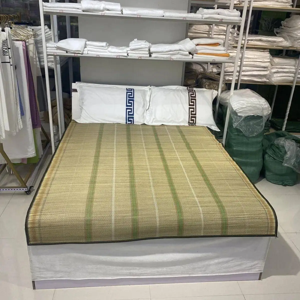 Thickened Handwoven Natural Rattan Grass Mat Industrial Style Double Sided Flower Pattern Suitable for Dormitory Construction...
