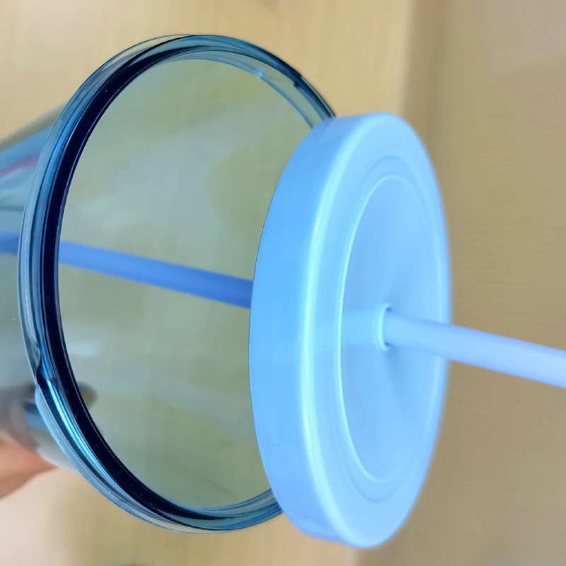 공식 스티치 인쇄 텀블러 밀짚 728ml 학교 대학 체육관 야외 여름 음료 병을위한 경량 플라스틱 컵