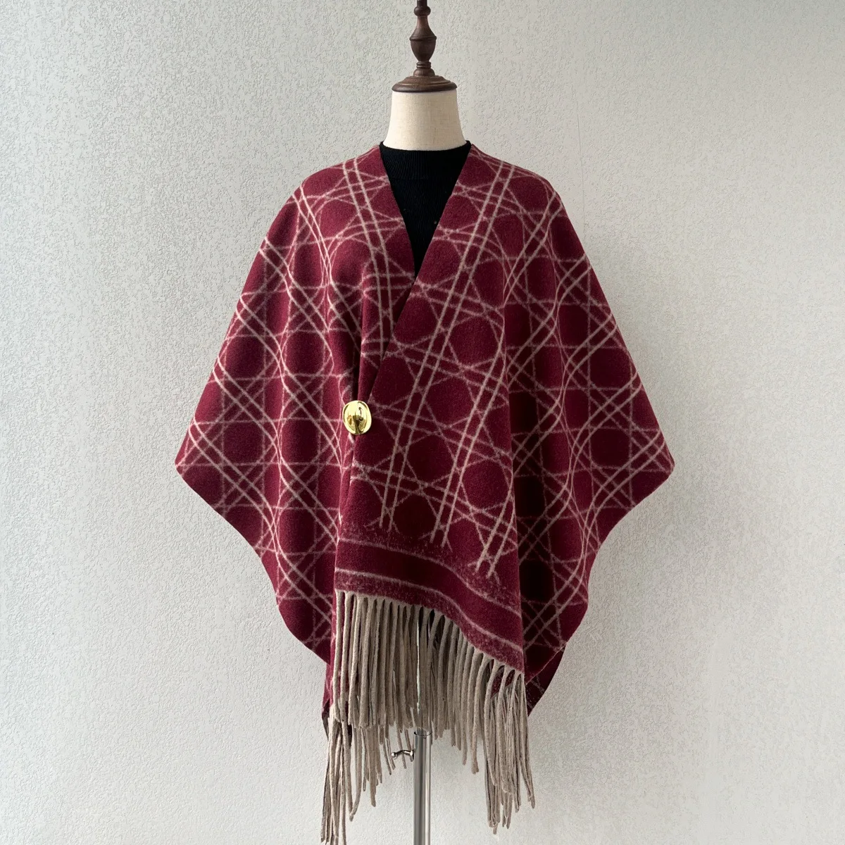 Autumn Winter New Street Geometric Lattice Flower Pattern Imitation Cashmere Warm Shawl Cloak Women Poncho Capes Red