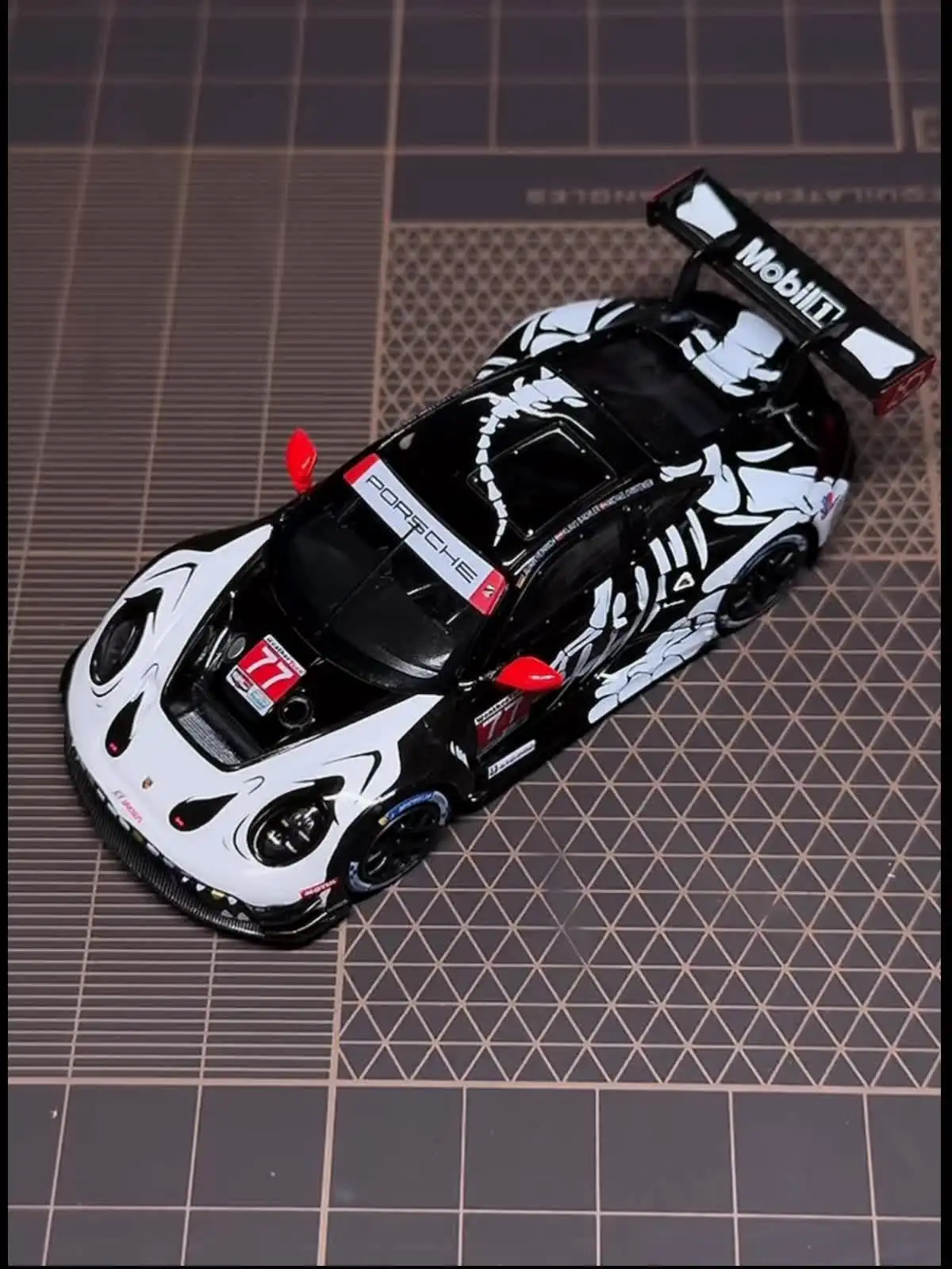MINIGT 1/64 Porsche 911 GT3 R # 77 AO Racing 2025 IMSA Petit Le