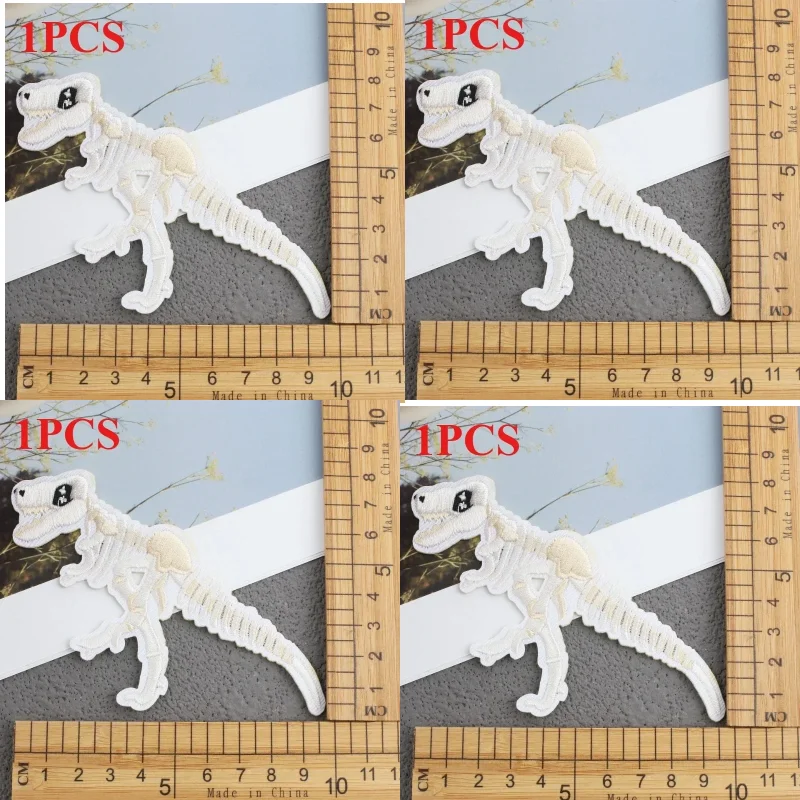 

Iron on Patches Hot Dinosaur Embroidery Cloth Sticker Computer Embroidery Label Cartoon Jurassic Age Dinosaur Story