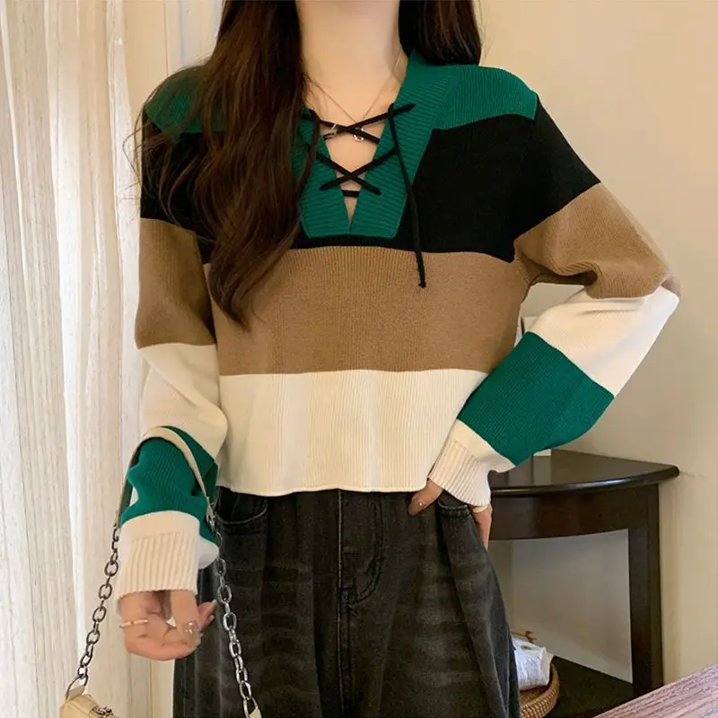 Sweater Women's Design Sense Niche Striped Contrasting Short Knitted Sweater Hong Kong Style Retro Chic Small Top