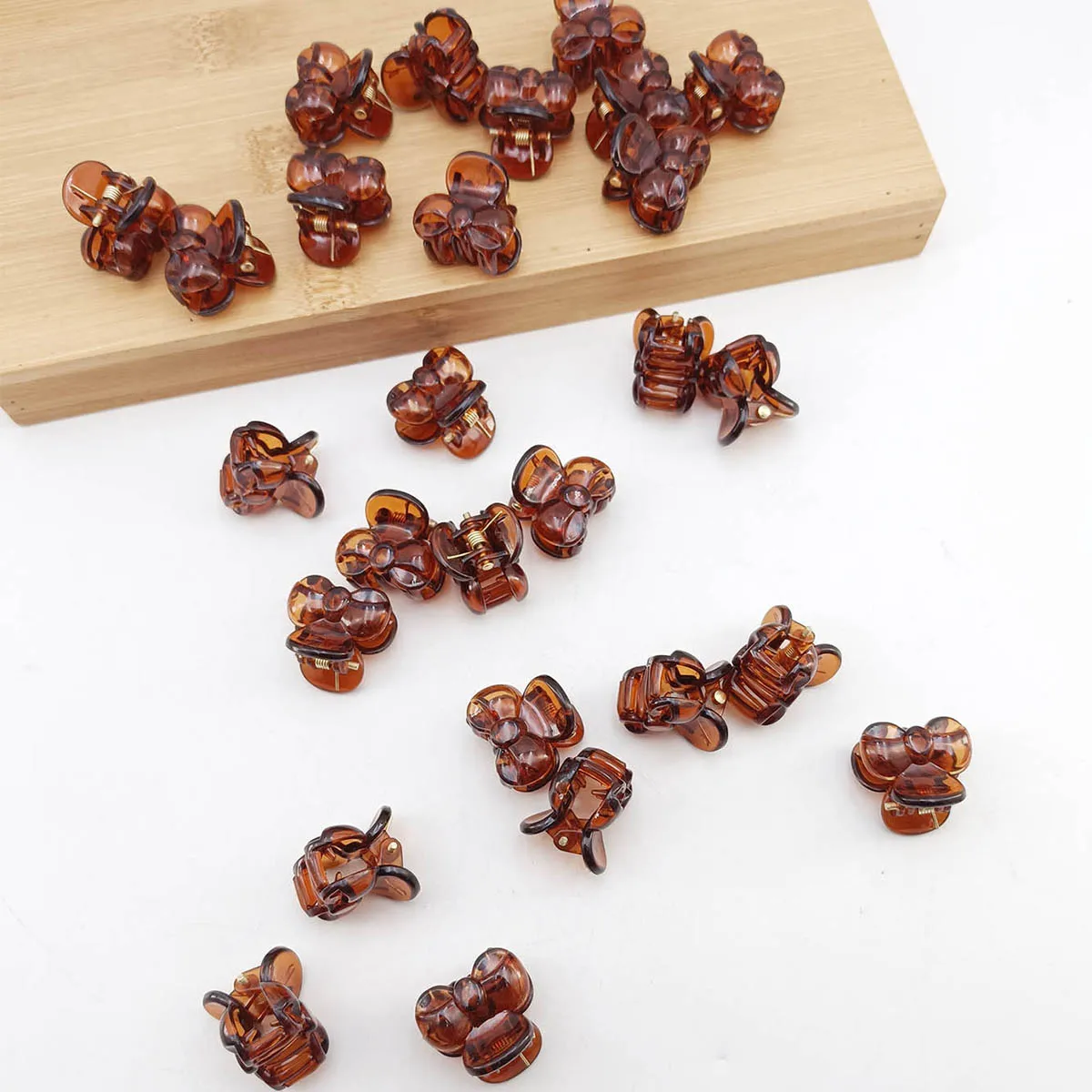 10/20/50/100 PCS Artiglio Dei Capelli Pinze per Le Donne 2 centimetri Piccolo arco Nero Marrone Trasparente di Plastica Mini Tornante Barrettes Accessori Per Capelli