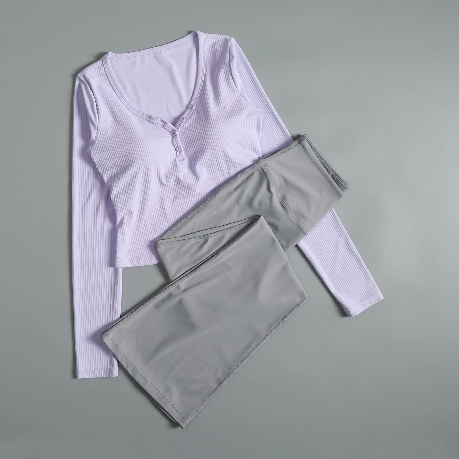 秋の女性用ヨガスーツ、プロのジムエクササイズ、朝のランニング、速乾性、胸パッド付き、スポーツスリムロング