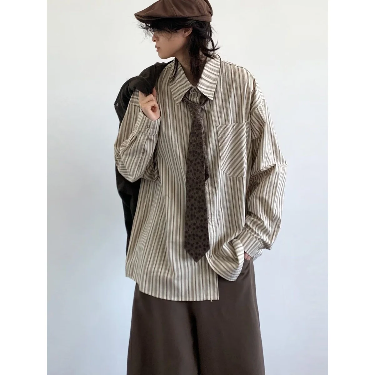 

Retro Hong Kong Sle Long Sve irt Vertical Stripes Loose Casual ex College Sle Resistant to Stain And Dirt