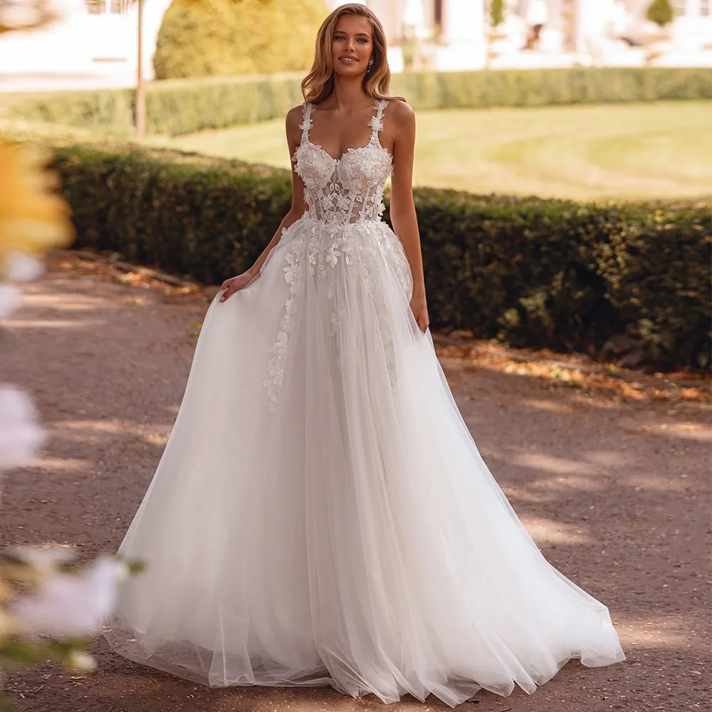 

Женские классические свадебные платья из тюля А-силуэта на тонких бретельках с индивидуальными аппликациями, корсетом, кружевом, без рукавов, с вырезом «сердечко»