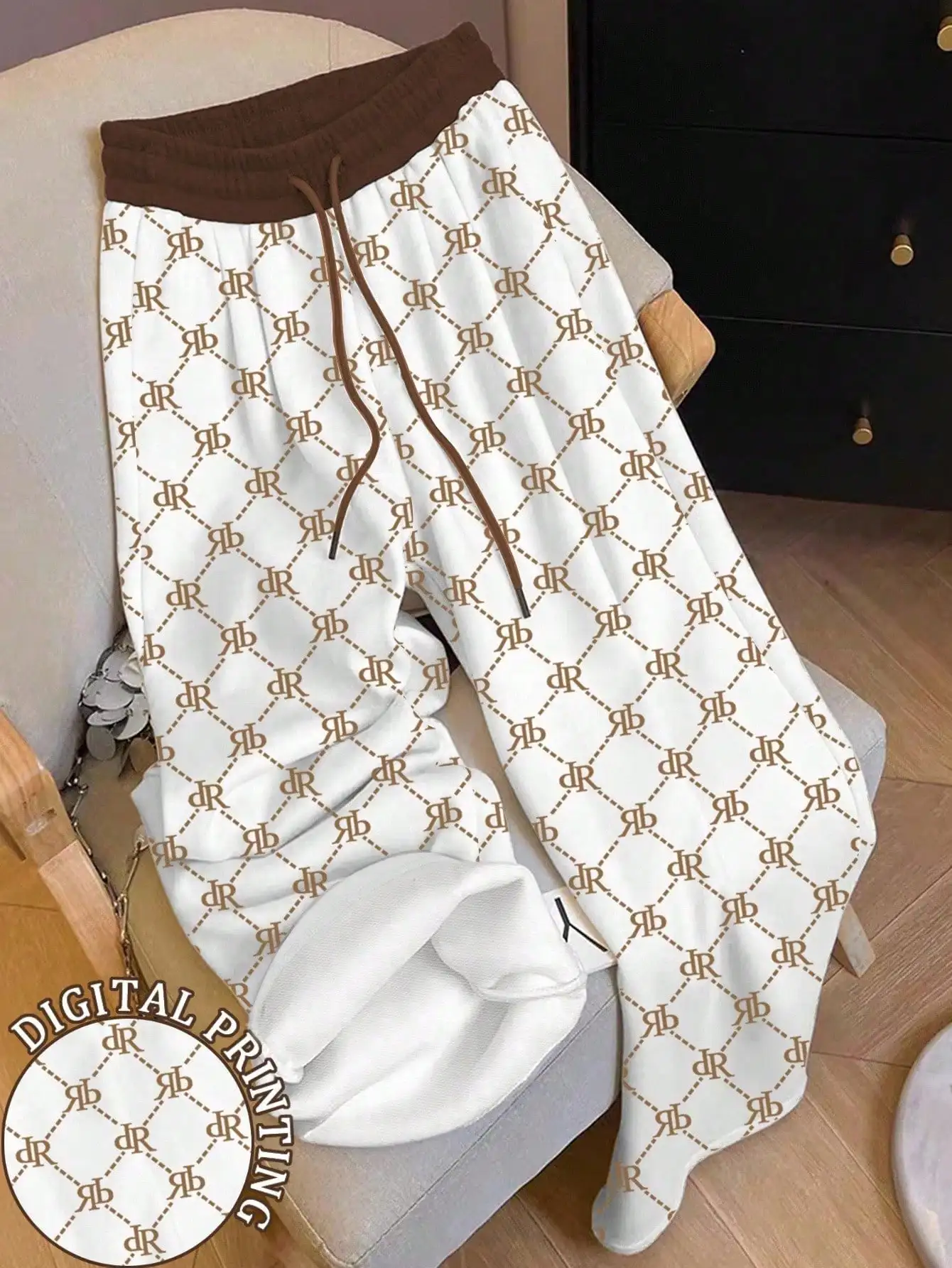 

Женские повседневные спортивные брюки свободного кроя с геометрическим принтом и монограммой