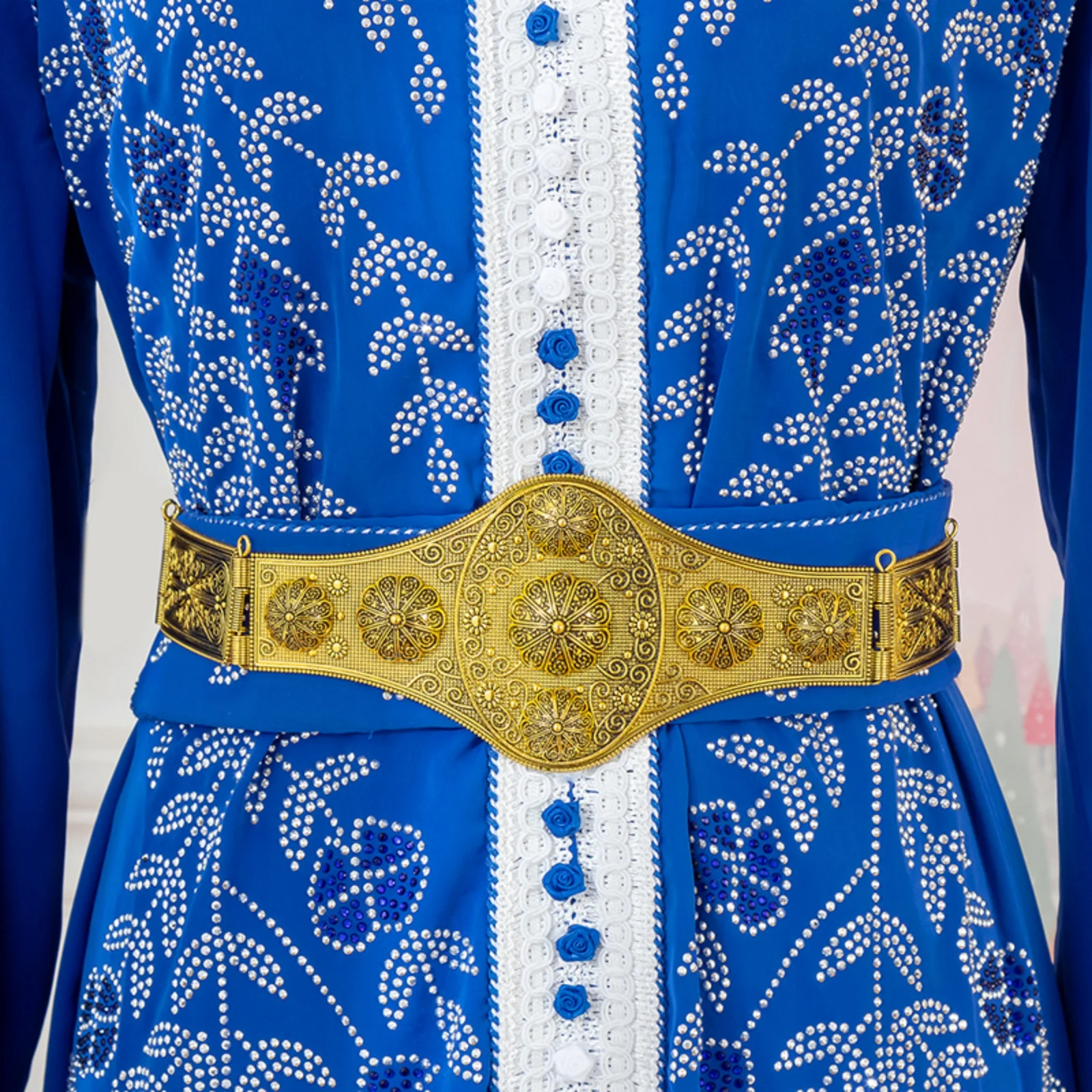 

A Palace-Style Carved Waist Belt 3D Floral Relief & Adjustable Design Perfect For Middle Eastern Weddings&Ethnic Gowns