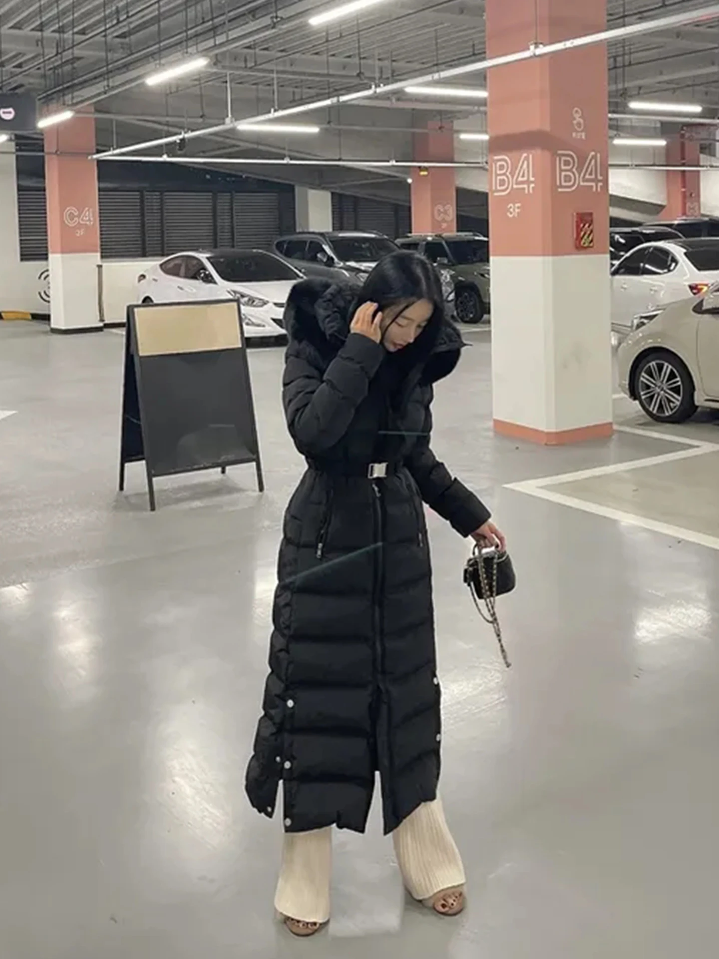 Jaet largo de plumas para mujer, novedad de 2025, Sle Bla Thiened, cálido, acolchado de cintura, ajustado, cuello de piel grande, prendas de vestir exteriores de alta gama