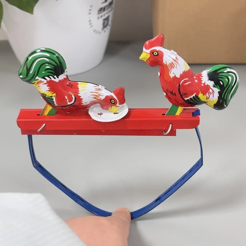 Gallo rosso in latta di metallo Divertente giocattolo a orologeria Gallo di latta in metallo Pecking Riso Giocattolo meccanico Carica giocattolo regalo