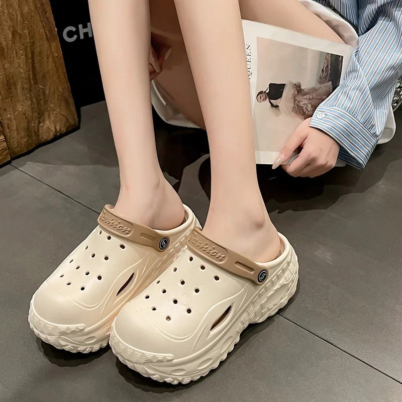 Туфли с отверстиями, внешние тапочки, летние пляжные летние толстые модные женские туфли на море, оптовая продажа, новинка 2023 года Туфли с отверстиями, внешние тапочки, летние пляжные летние толстые модные женские туфли на море, оптовая продажа, новинка 2023 года