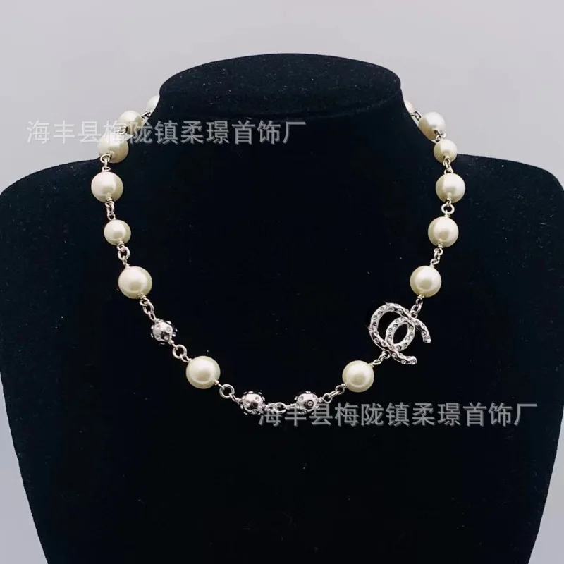 

Small Necklace, Grandma Xiang Double C Letter New Diamond-encrusted Epoxy Simple Small Fragrant Style New Necklace Women's Whole