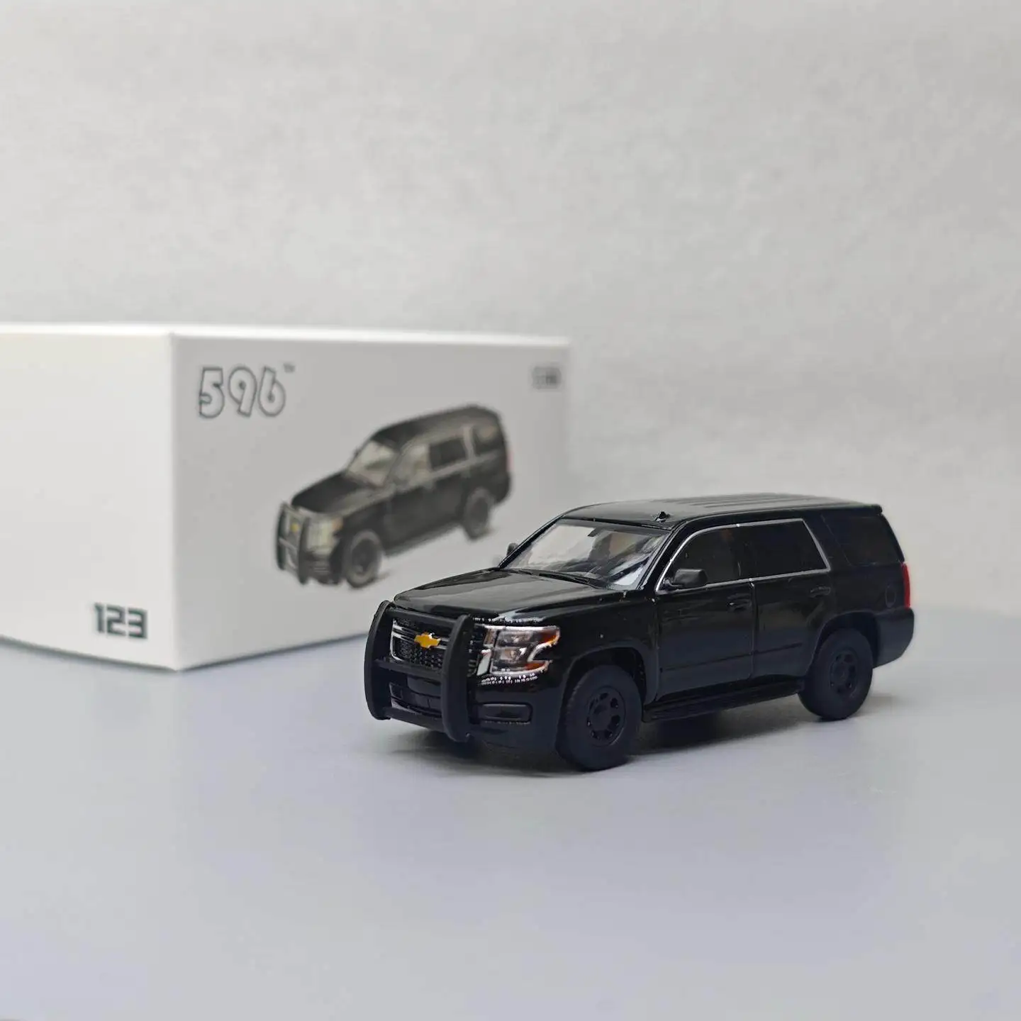 

596 1:64 Tower River, Black 596-123 Diecast Alloy Car Model Collectible