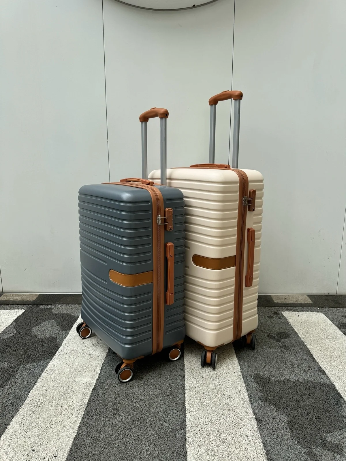 

High-end Suitcases ABS Trolley Cases Student Suitcases Men's and Women's Suitcases Retro Carry-on Suitcases Travel Essentials